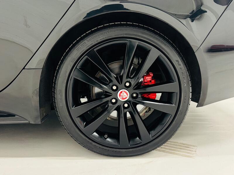 JAGUAR XE
